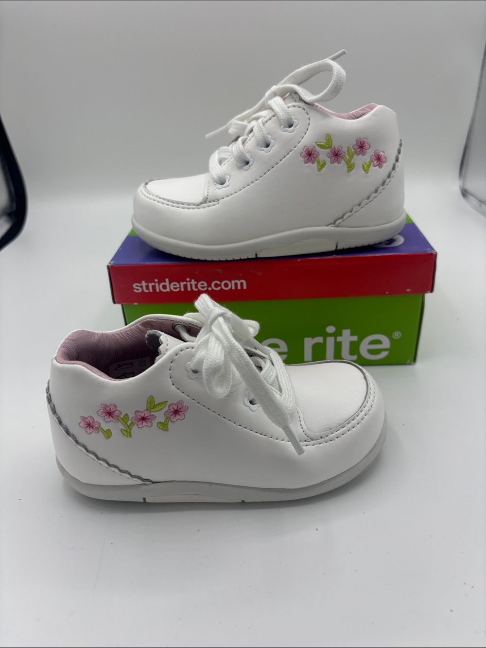 Stride Rite Toddler White/Flower First pair walking shoe Multiple sizes/widths